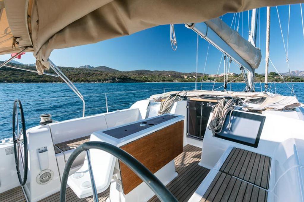 Catalog photo (may differ)