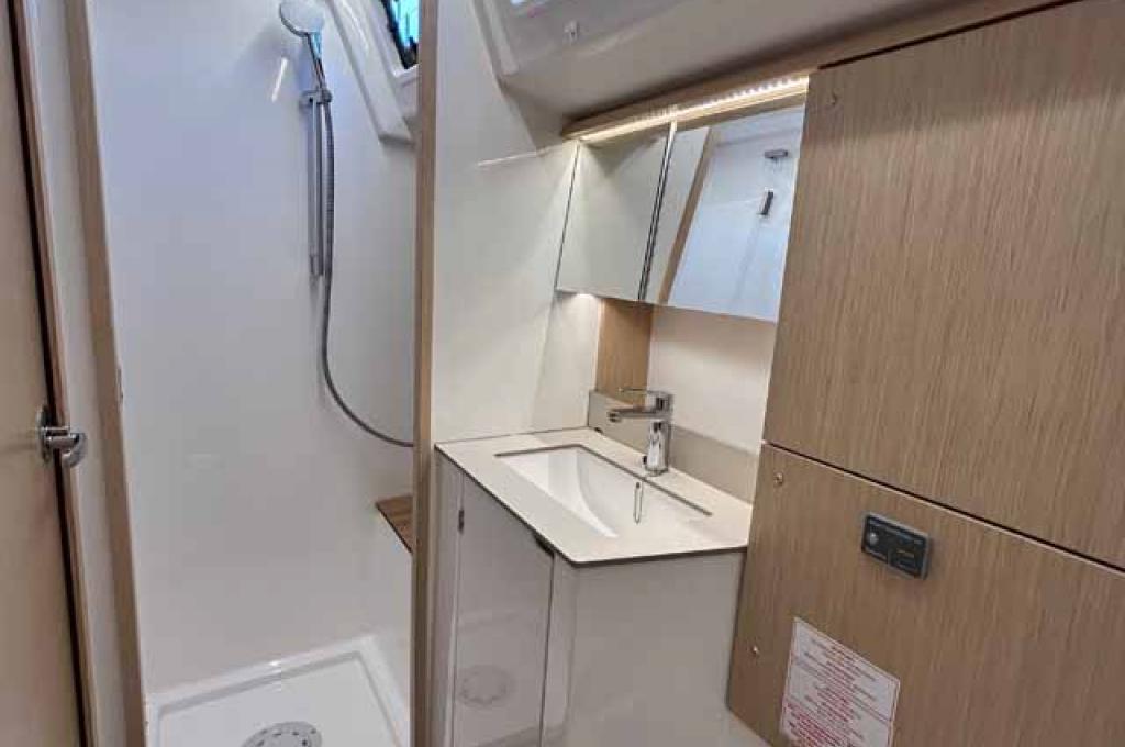 Catalog photo (may differ)