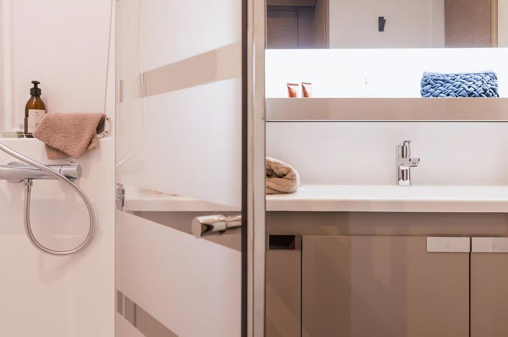 Catalog photo (may differ)