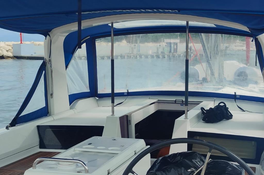 Catalog photo (may differ)