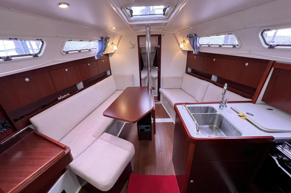 Catalog photo (may differ)