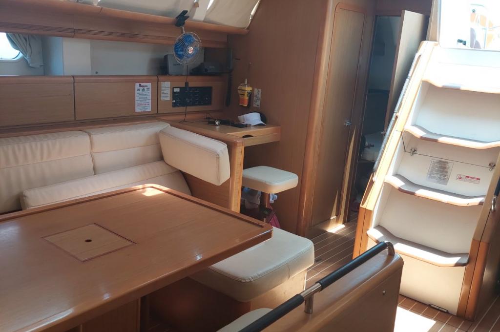 Catalog photo (may differ)