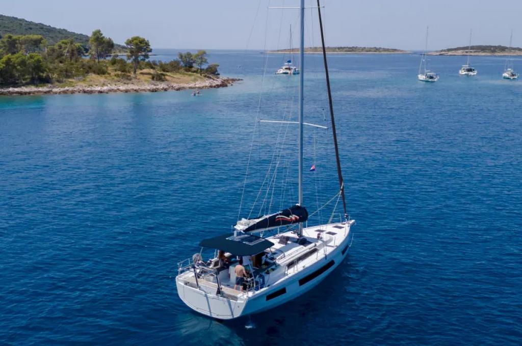 Catalog photo (may differ)