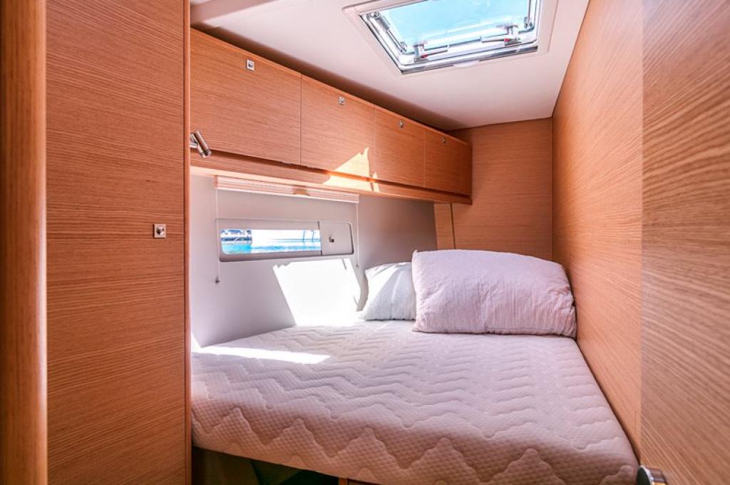 Catalog photo (may differ)