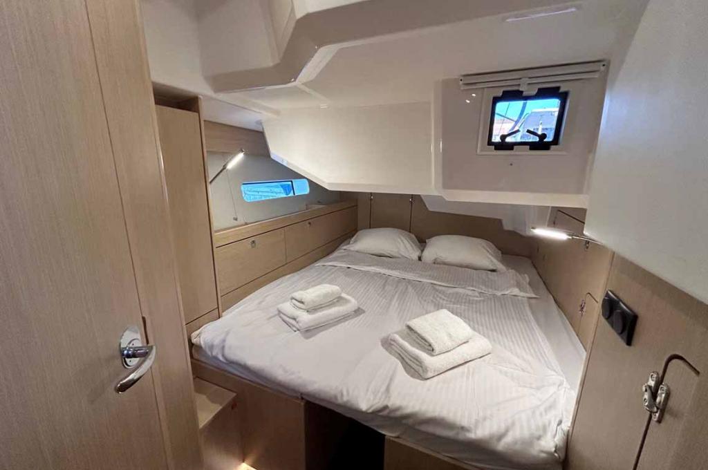 Catalog photo (may differ)