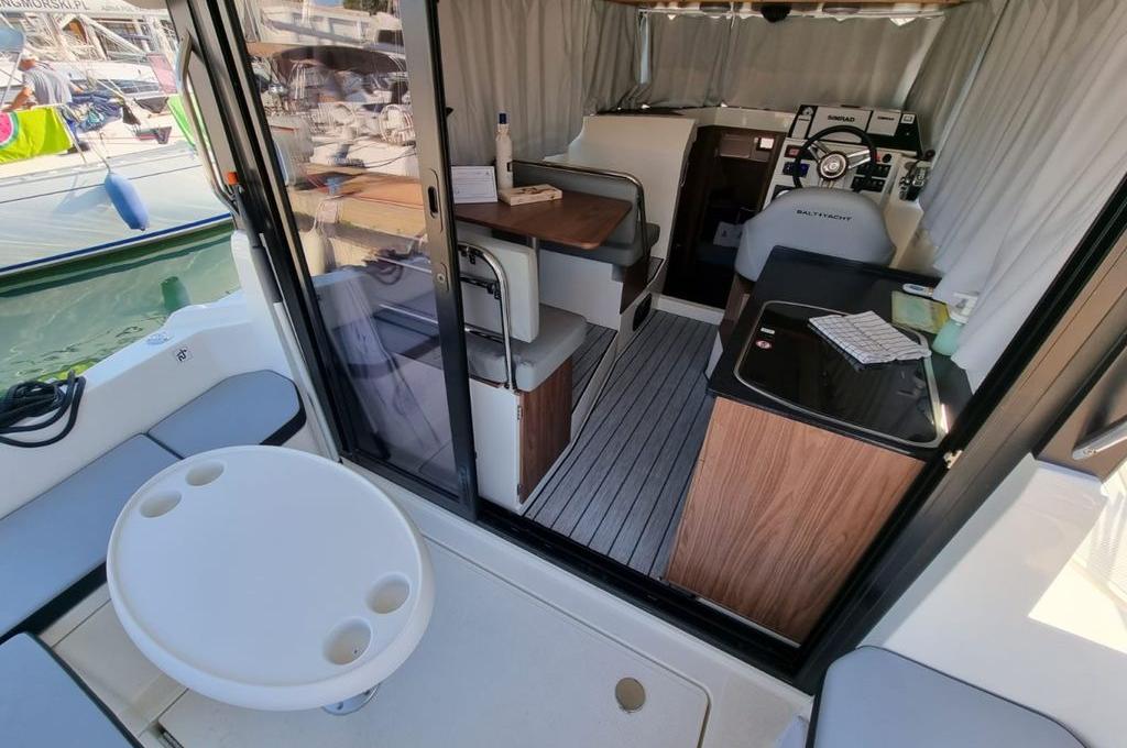 Catalog photo (may differ)