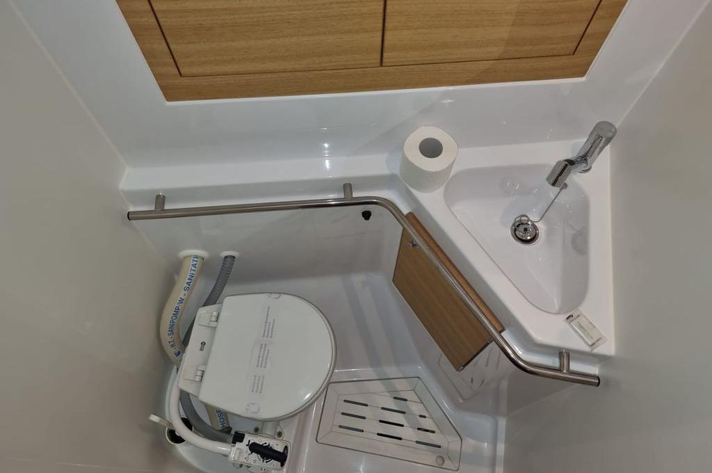 Catalog photo (may differ)