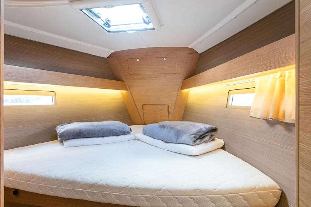 Catalog photo (may differ)