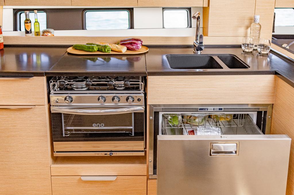 Catalog photo (may differ)