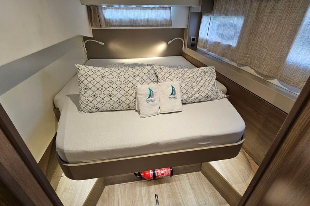 Catalog photo (may differ)