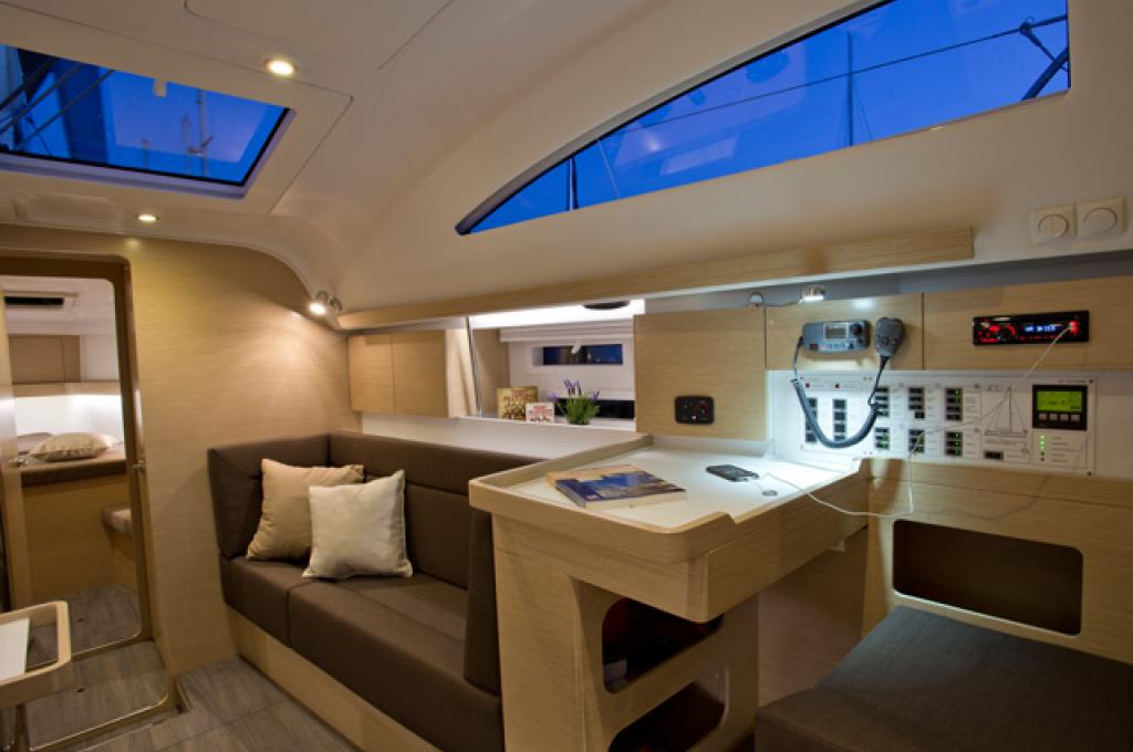 Catalog photo (may differ)