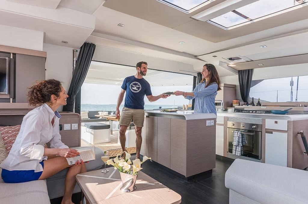 Catalog photo (may differ)