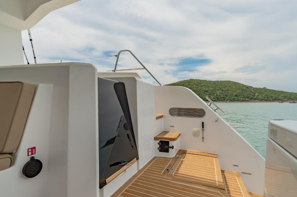 Catalog photo (may differ)