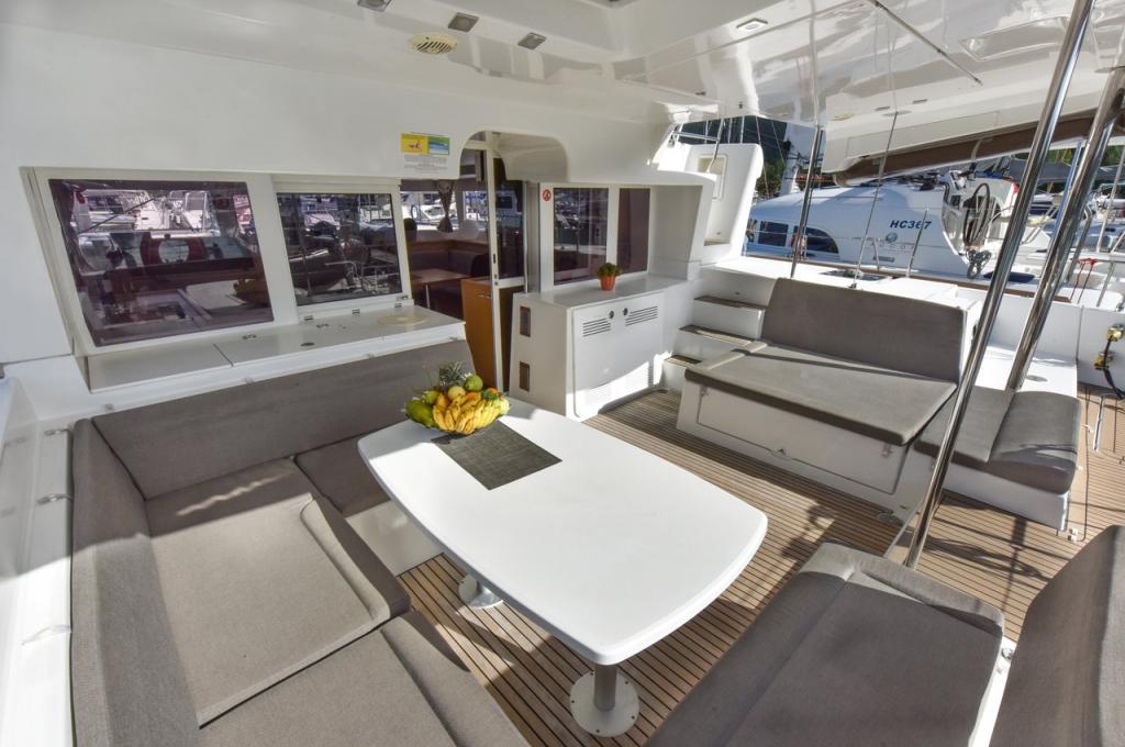 Catalog photo (may differ)