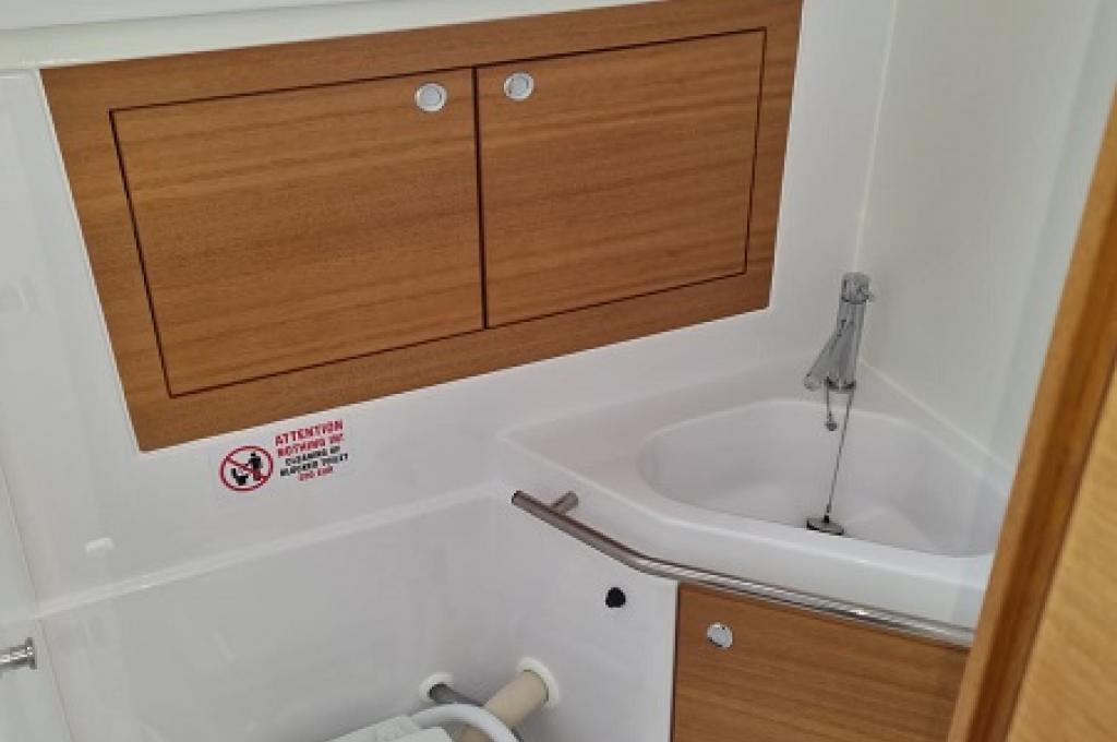 Catalog photo (may differ)