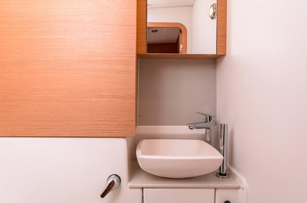 Catalog photo (may differ)