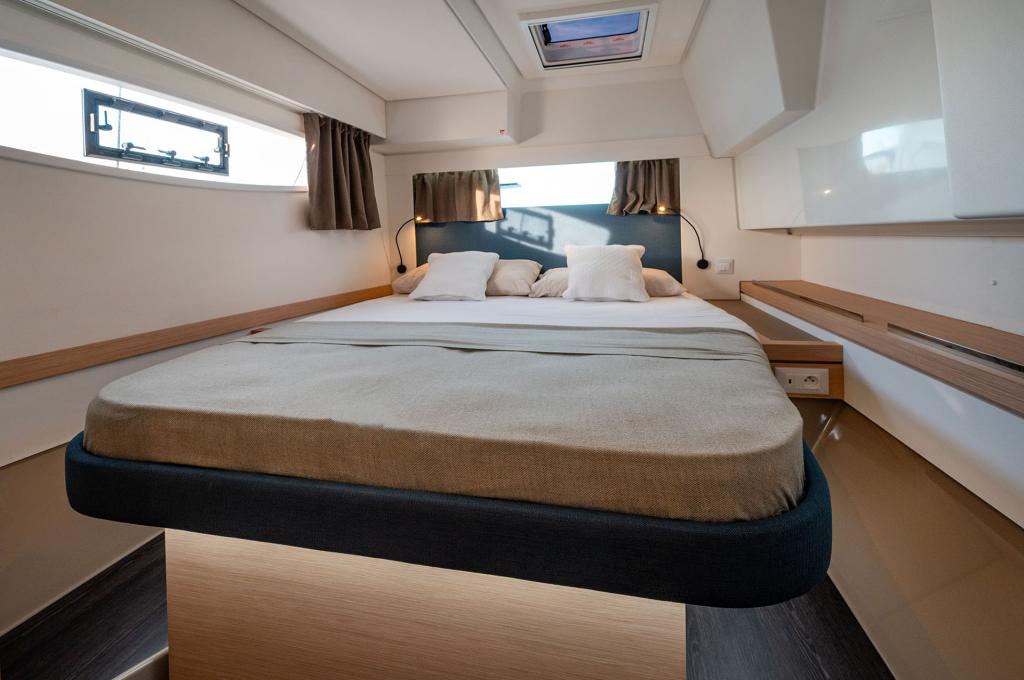 Catalog photo (may differ)