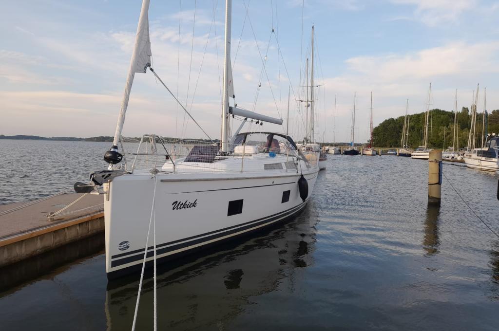 Original photo from a customer | Charter company has several identical yachts. Deviations are possible.