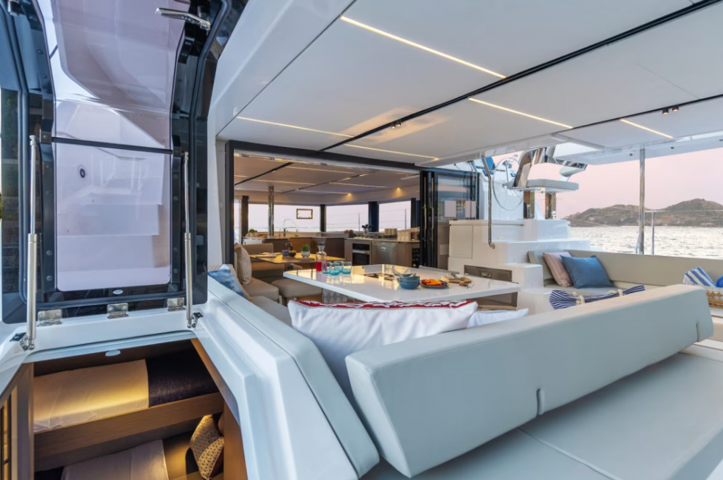 Catalog photo (may differ)