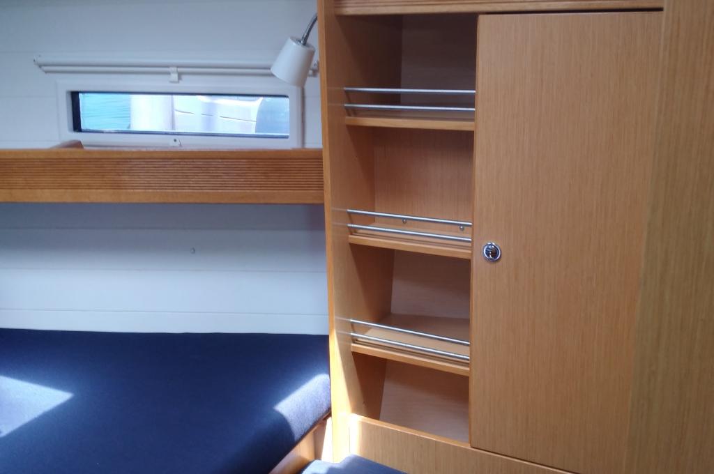 Catalog photo (may differ)