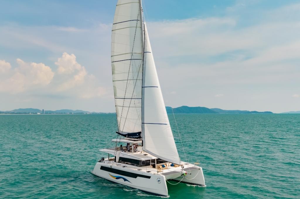 Catalog photo (may differ)