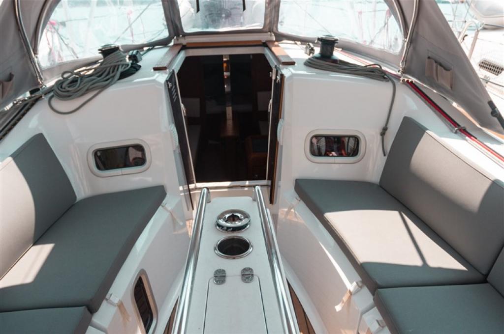 Catalog photo (may differ)