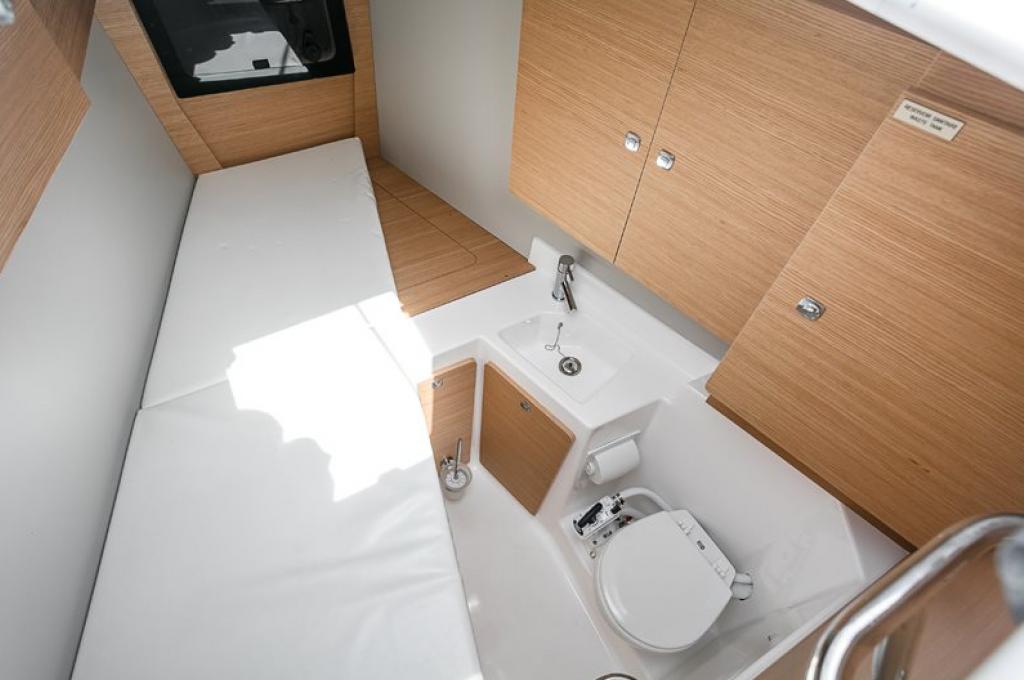 Catalog photo (may differ)