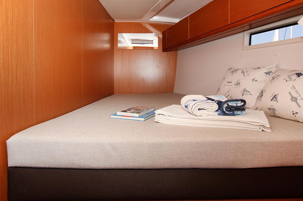 Catalog photo (may differ)