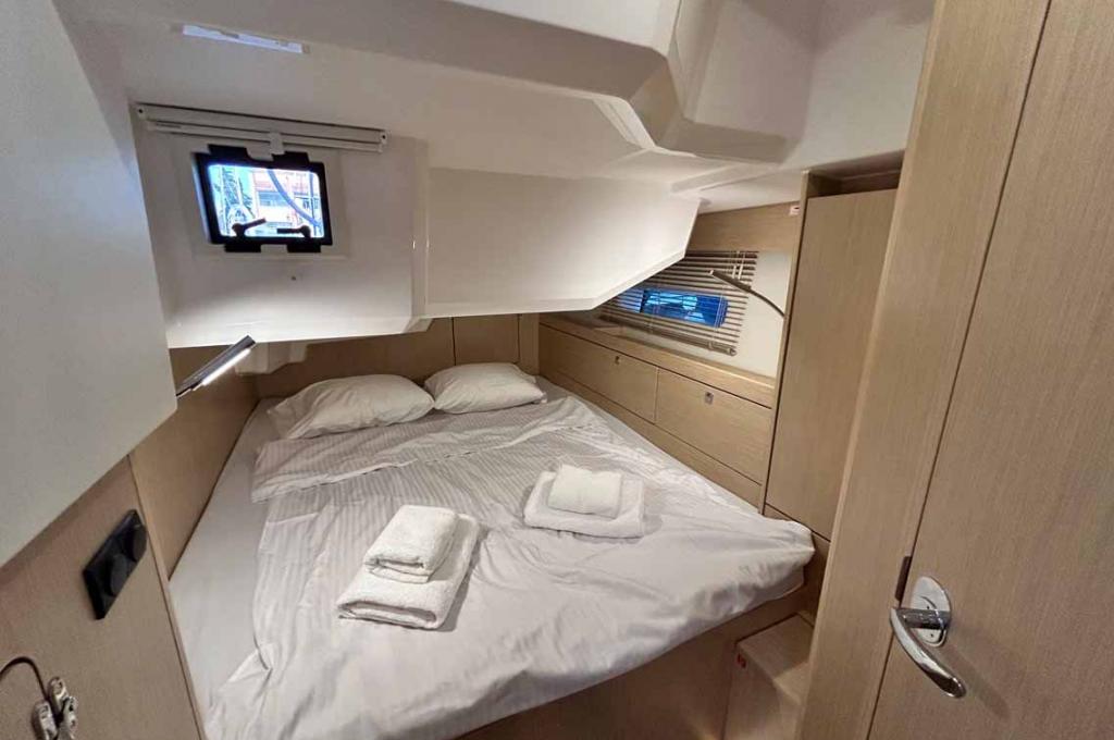 Catalog photo (may differ)