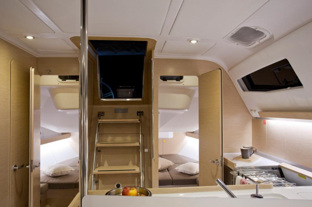 Catalog photo (may differ)