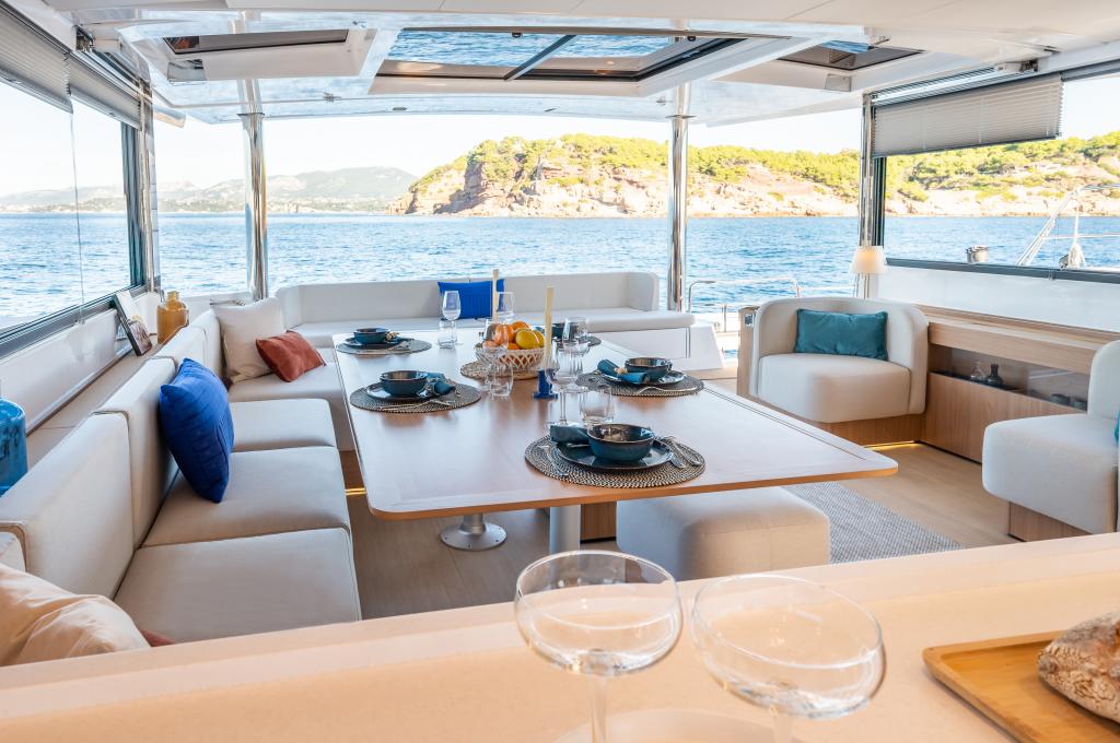 Catalog photo (may differ)