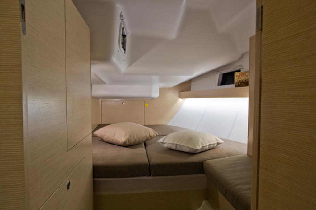 Catalog photo (may differ)