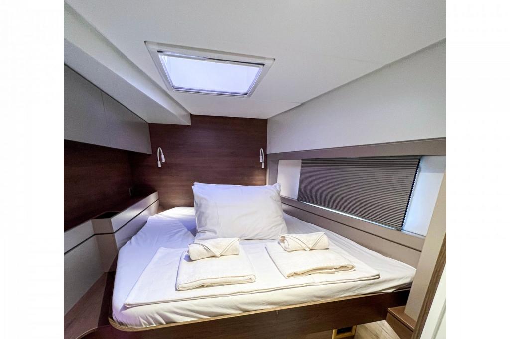 Catalog photo (may differ)