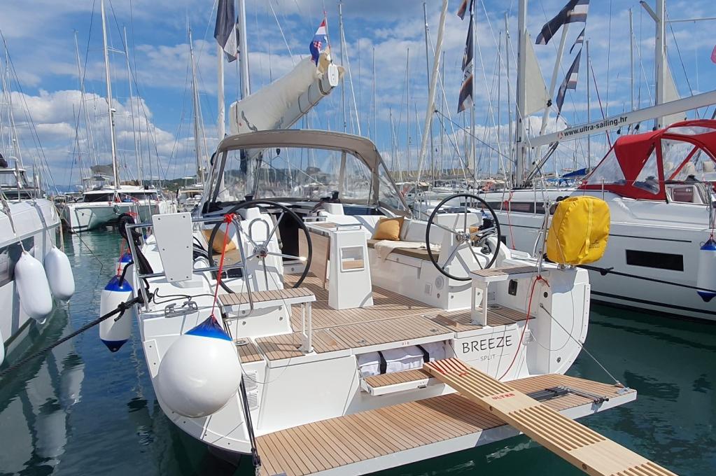 Catalog photo (may differ)