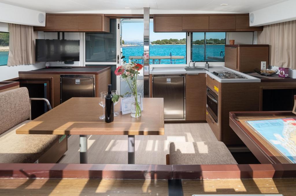 Catalog photo (may differ)