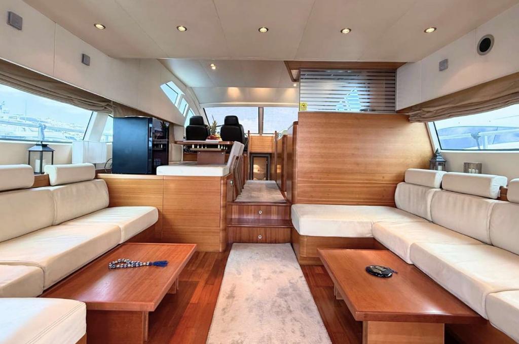 Catalog photo (may differ)