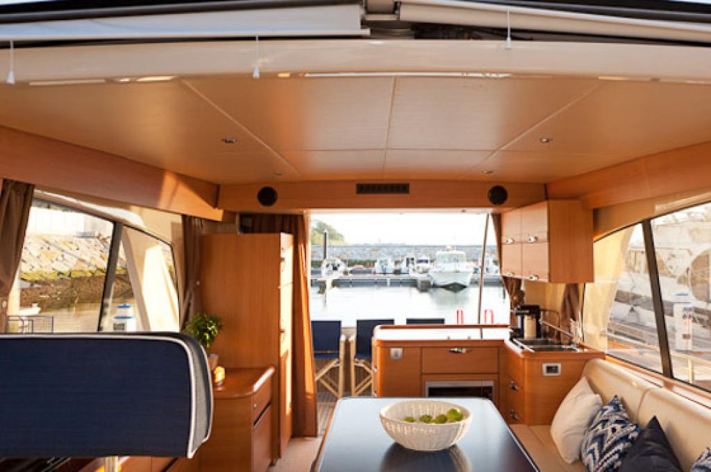 Catalog photo (may differ)