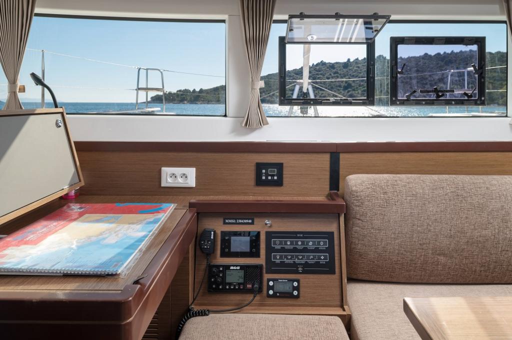 Catalog photo (may differ)