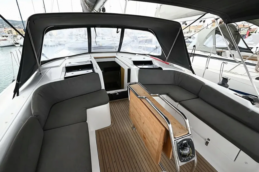 Catalog photo (may differ)