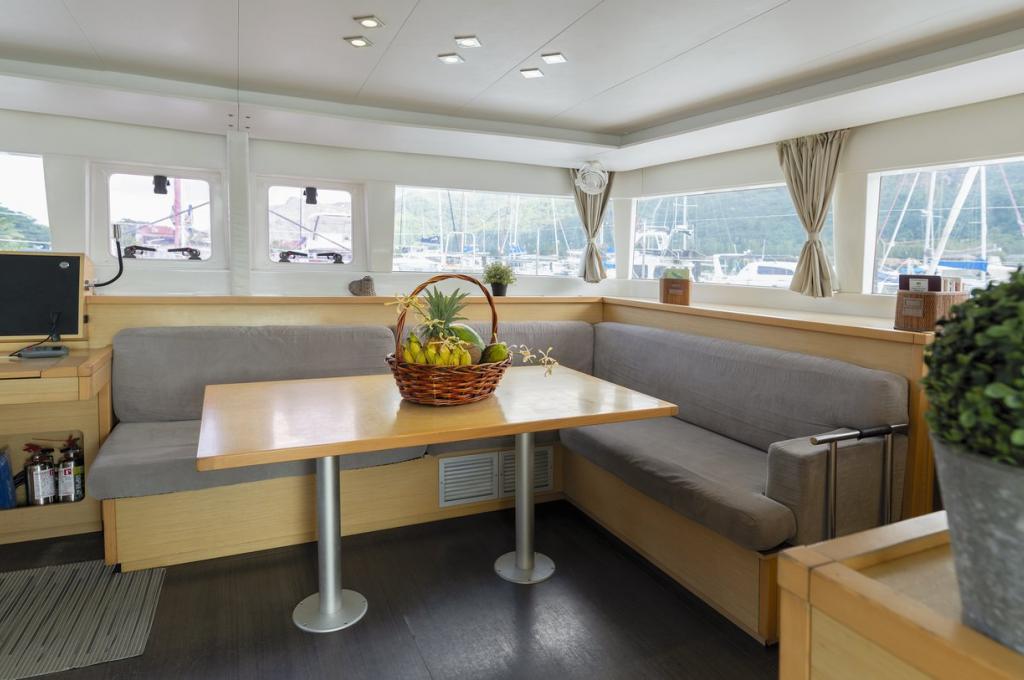 Catalog photo (may differ)