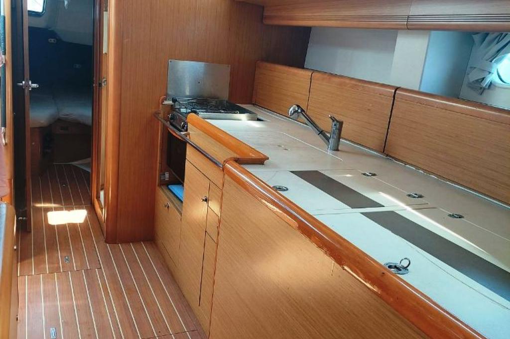 Catalog photo (may differ)