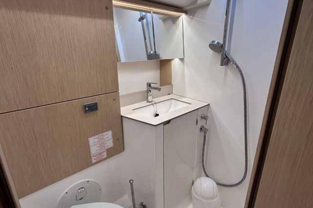 Catalog photo (may differ)