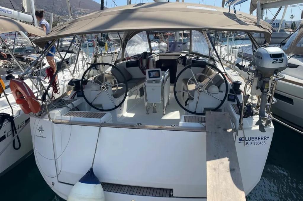 Catalog photo (may differ)