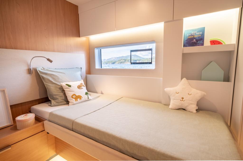 Catalog photo (may differ)