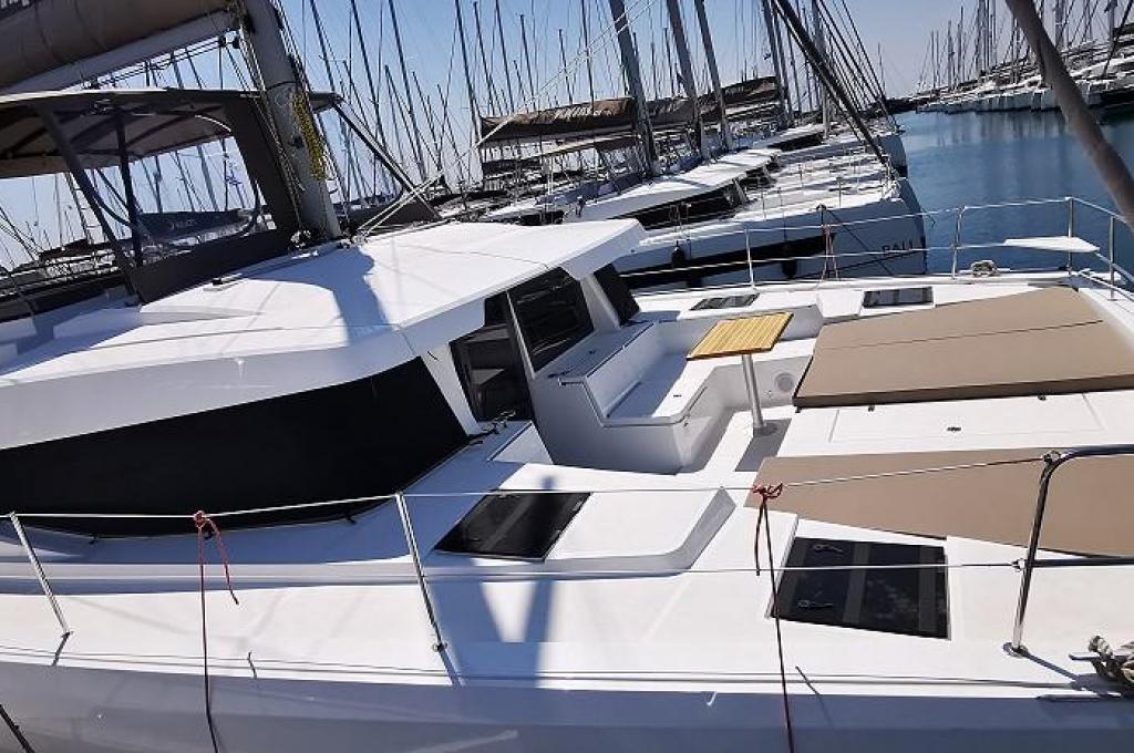 Catalog photo (may differ)