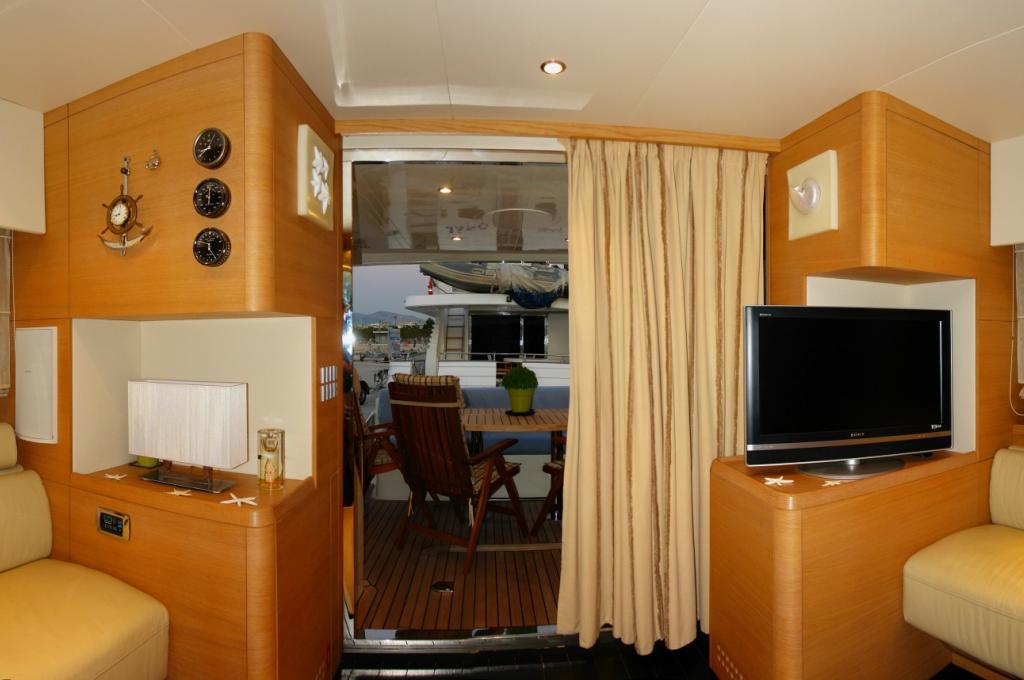 Catalog photo (may differ)