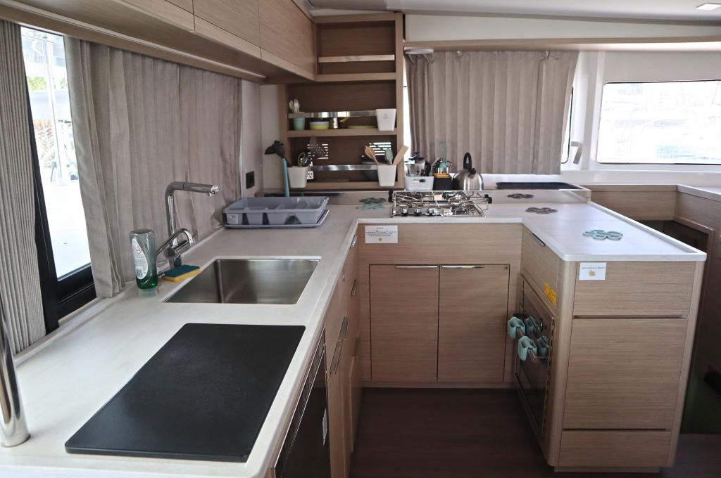 Catalog photo (may differ)