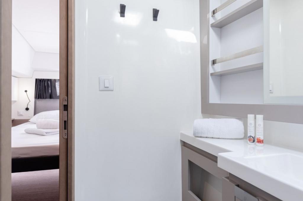 Catalog photo (may differ)