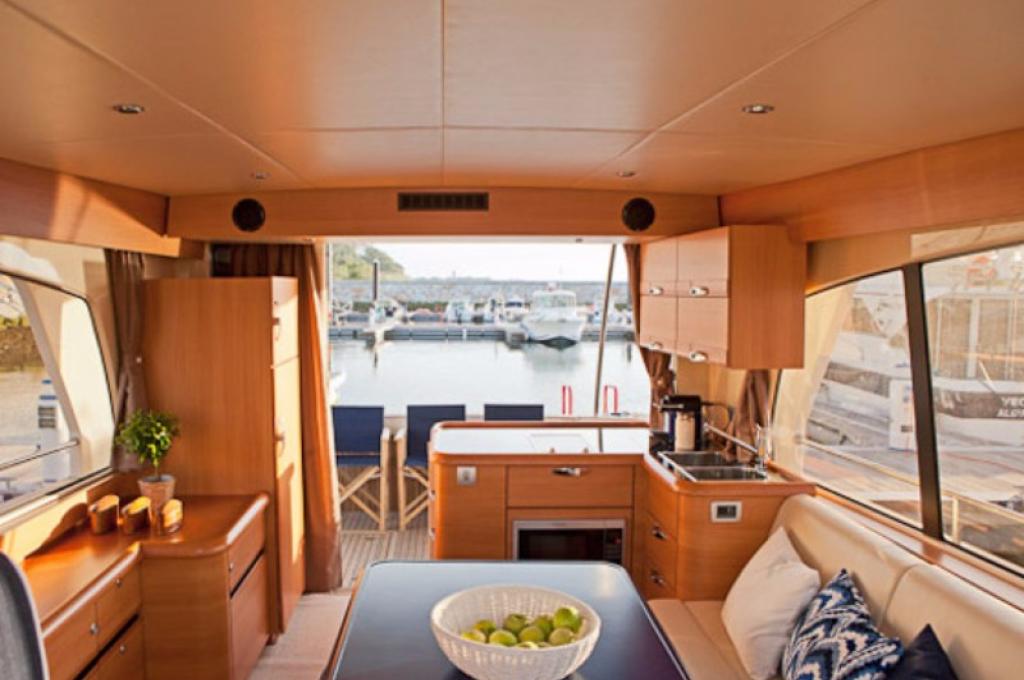 Catalog photo (may differ)