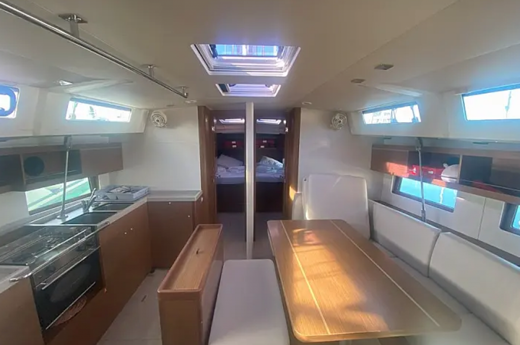 Catalog photo (may differ)